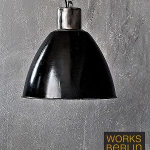 Schwarze Fabriklampe