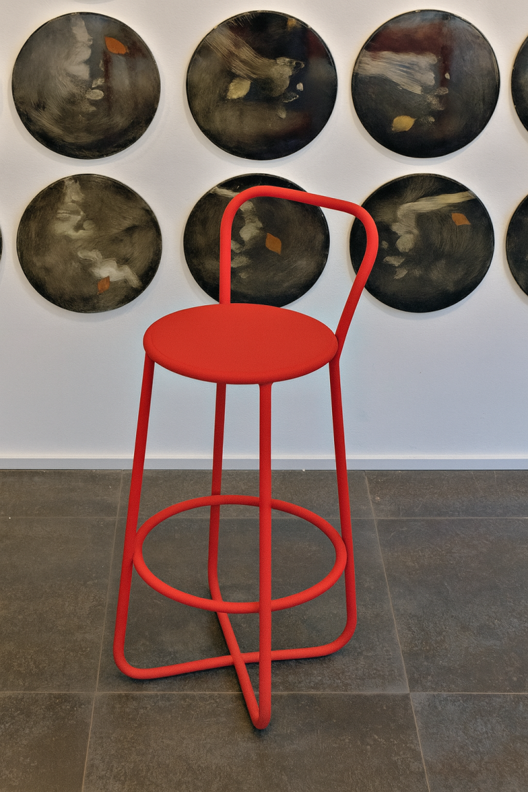 roter barhocker aus stahl industrial style